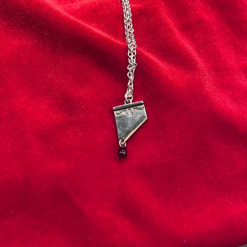 Guillotine Pendant